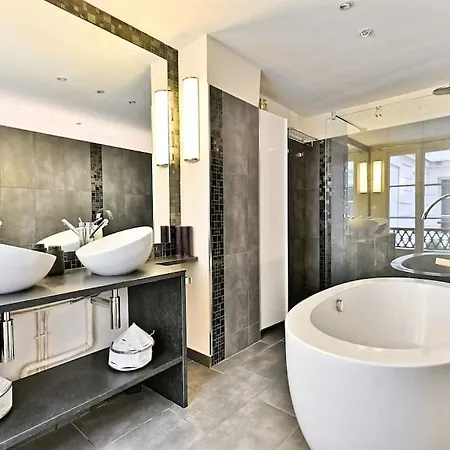 Prestigieux Et Lumineux De 150m2 - Ii Appartamento Parigi